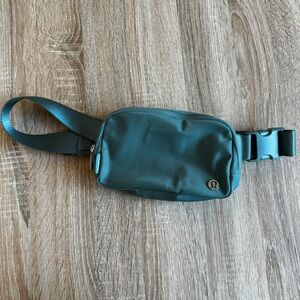 NWOT Lululemon Everywhere Belt Bag Tidewater Teal